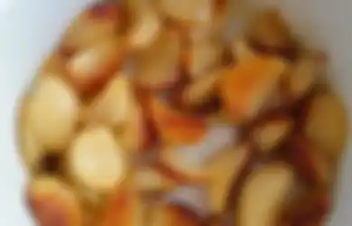 Inilah yang Akan Terjadi Jika Rutin Makan 6 Siung Bawang Putih Panggang Setiap Hari 