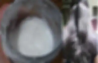 Punya Banyak Masalah Rambut? Keramas dengan Baking Soda Patut Dicoba untuk Mengatasinya