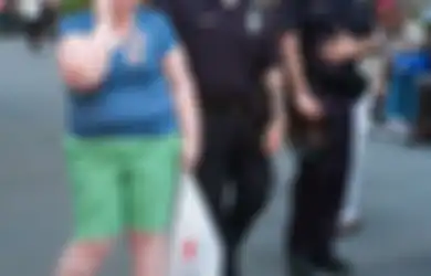 Sungguh Keterlaluan, Fotografer Ini Buktikan Betapa Banyaknya Orang yang Menghina Wanita Obesitas