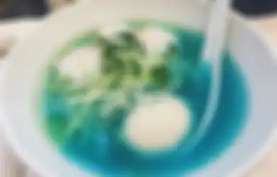Sup Ayam di Resto Ramen Ini Berwarna Biru dan Menjadi Daya Tarik Para Turis, Amankah untuk Dikonsumsi?