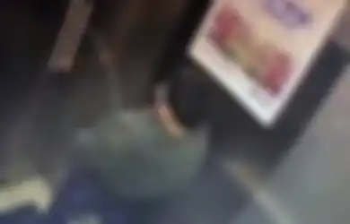 Langsung Kena Batunya! Bocah Laki-laki Ini Terjebak di dalam Lift yang Baru Saja Ia Kencingi