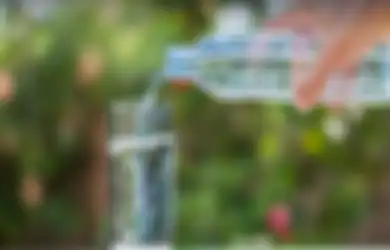 Terbiasa Minum Air Putih 1 Liter Setiap Pagi, Wanita Ini Rasakan Perubahan Luar Biasa pada Tubuhnya