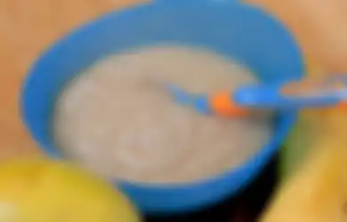 Jangan Terlalu Dini Memberikan Tomat dan Jeruk Sebagai Makanan Pendamping ASI