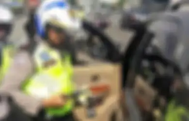 Sudah Ugal-ugalan, Pengemudi Fortuner Ini Juga Todongkan Pistol Cuma Gara-gara Tak Mau Antre di Tol