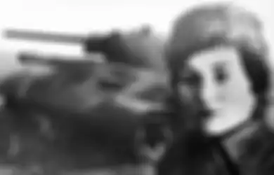 Ketika Suaminya Dibunuh oleh Nazi, Wanita Ini Beli Tank dan Maju ke Garis Depan Medan Perang