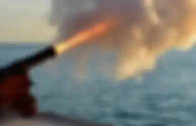Mengapa Penghormatan Tertinggi di Angkatan Laut Dilakukan dengan Tembakan Meriam Sebanyak 21 Kali?