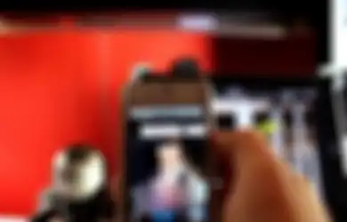 (Video) Aplikasi Tembus Pandang Ternyata Benar-Benar Ada, Berani Mencobanya?