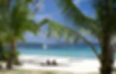 Agar Tak Gosong Hingga Cegah Kemungkinan Terseret Arus, Inilah 7 Tips Liburan ke Pantai