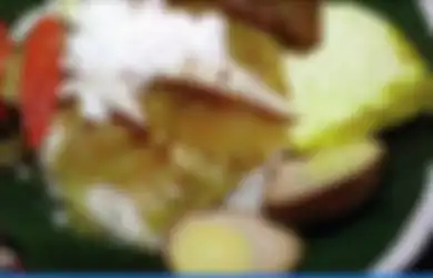 Nasi Liwet Yu Sani, Dimasak 9 Jam, 'Berani' Santan