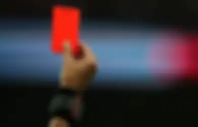 Pemain Sepakbola Ini Diganjar Kartu Merah Gara-gara Kentut Sembarangan di Lapangan