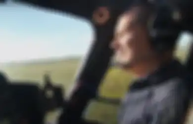 Antara Tega dan Kreatif, Pilot Ini Gunakan Helikopter Buat Mencabut Gigi Susu Anaknya