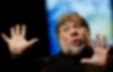 Steve Wozniak Menyamar Jadi Kurir Apple Store dan Membuat Kejutan