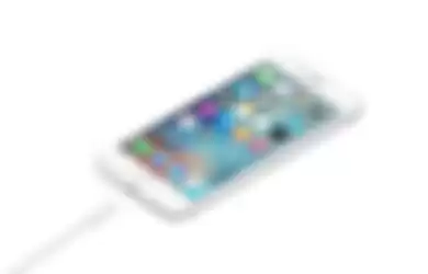 Apple Patenkan Kabel Data iPhone yang Tahan Air