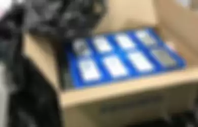 (Foto) Bocoran Bodi Belakang iPhone 8 dengan Sensor Touch ID di Pabrik Foxconn