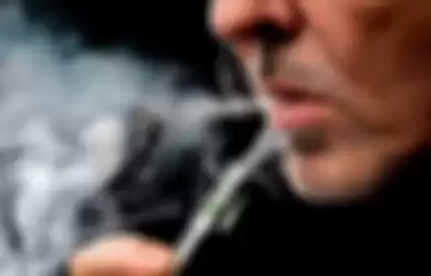 Berita Kesehatan Terbaru: Vaping atau Rokok, Mana Lebih Berbahaya?