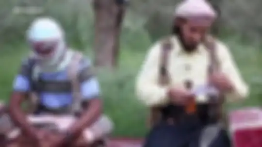 Kicauan burung itu membuat militan ISIS lupa dengan dialognya
