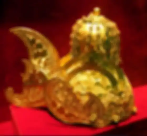 Ketopong atau mahkota Sultan Kutai, termasuk salah satu peninggalan Kerajaan Kutai.