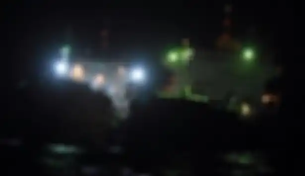 Frigate Prairial melihat dua kapal tanker terlibat dalam aktivitas mencurigakan di tengah malam