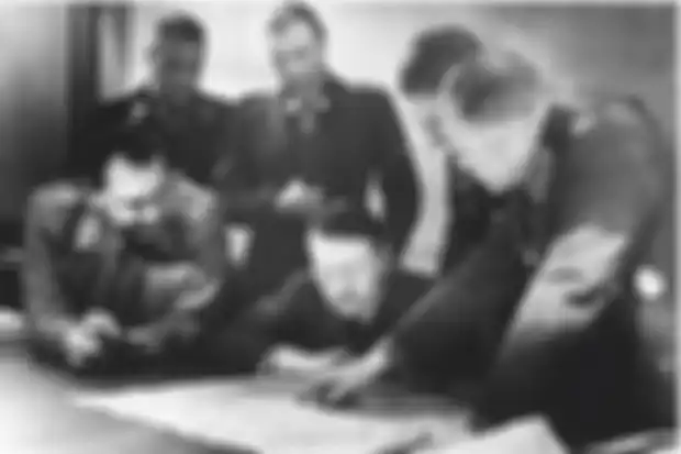 Pada 18 Desember 1940, Hitler mengeluarkan Directive 21 - perintah resmi untuk menyerang Uni Soviet.
