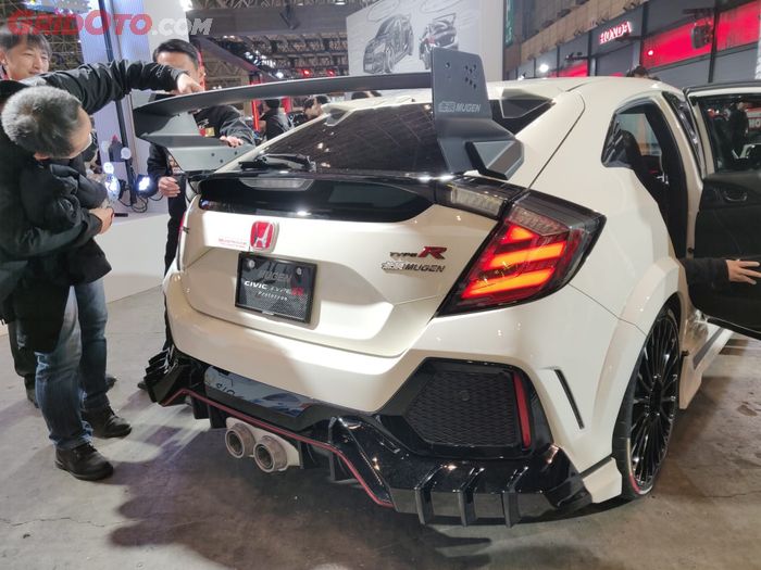 Simak Foto foto Deretan Mobil Modifikasi  Tokyo Auto Salon 