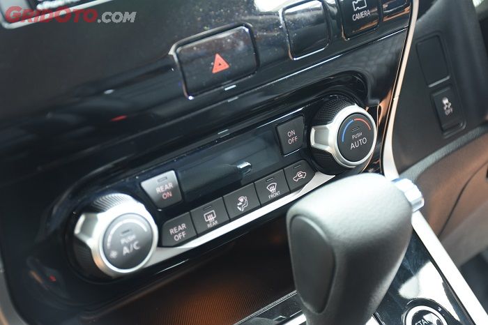 Tombol AC di All New Nissan Serena