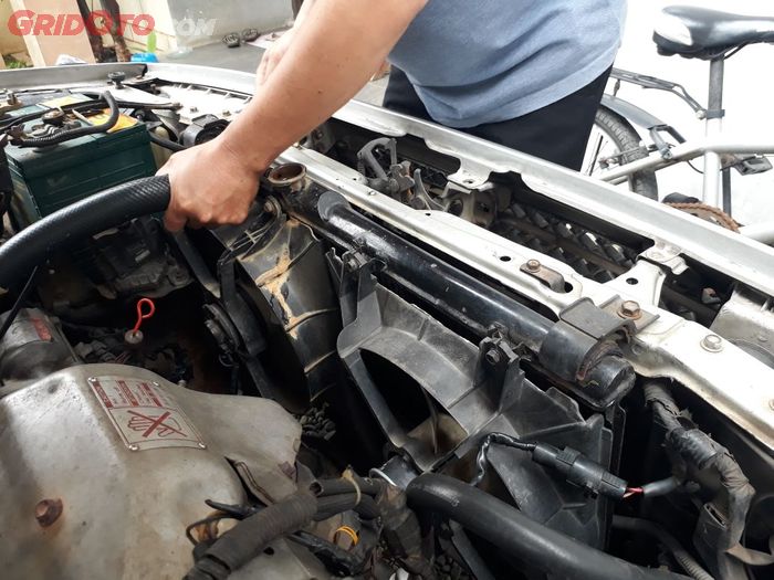 Ini 5 Cara Mudah Deteksi Kebocoran di Sistem Pendingin 