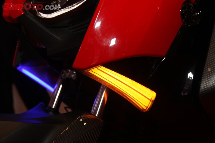 Ganti Tampilan Lampu Sein Xmax Dual Led Enggak Mahal Kok Gridoto Com