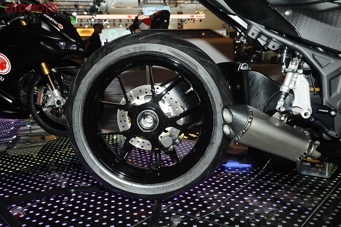 Pasang Pro arm dan pelek dari Dukacati,Sangar