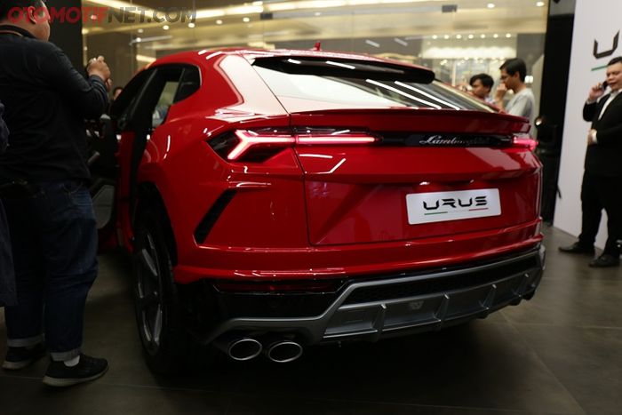 Lamborghini Urus , Kurang lebih ada ‘rasa’ Huracan atau Aventador ya