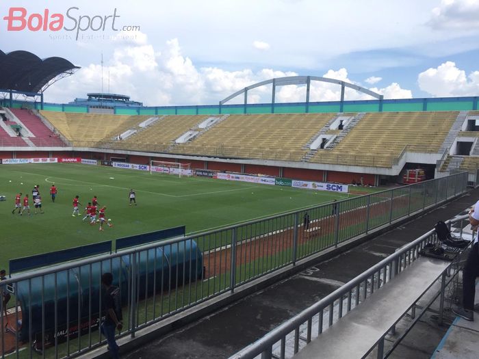Tribune selatan Stadion Maguwoharjo, Depok, Sleman yang tampak sepi karena aksi boikot BCS di laga PSS Sleman menjamu Madura United pada Selasa (5/3/2019) sore.