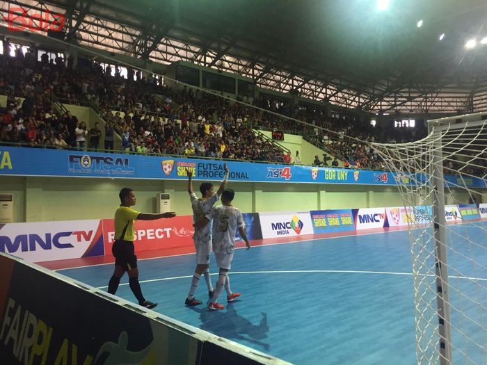 Selebrasi Gol Ketiga Vamos Mataram dalam Laga Final Pro Futsal League 2019 kontra Black Steel Manokwari di GOR UNY, Yogyakarta, Minggu (31/3/2019).