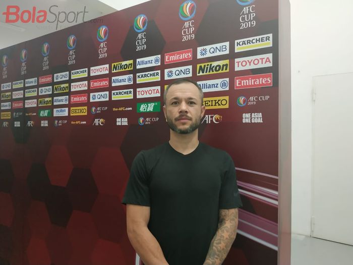 Gelandang Ceres Negros, Stephan Schrock saat ditemui BolaSport.com di mixed zone Stadion Utama Gelora Bung Karno, Senin (22/4/2019). 