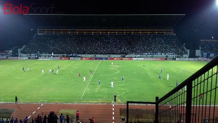 Suasana pertandingan PSIS Semarang vs Persija Jakarta di Stadion Moch Soebroto, Magelang, Minggu (26/5/2019).