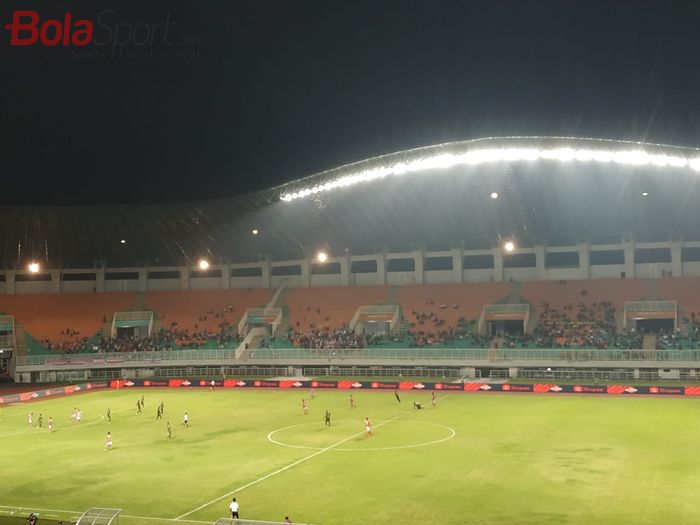 Suasana pertandingan PS Tira Persikabo vs Madura United pada pekan kedelapan Liga 1 2019 di Stadion Pakansari, Cibinong, Bogor, Jumat (12/7/2019).