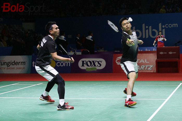 Pebulutangkis ganda putra Indonesia Mohammad Ahsan, Hendra Setiawan saat melawan pebulutangkis ganda putra asal Germany Mark Lamsfuss Marvin Seidel dalam turnamen bulutangkis Blibli Indonesia Open 2019 part of HSBC BWF World Tour Super 1000 di Senayan, Jakarta, Kamis (18/7/2019) Mohammad Ahsan, Hend