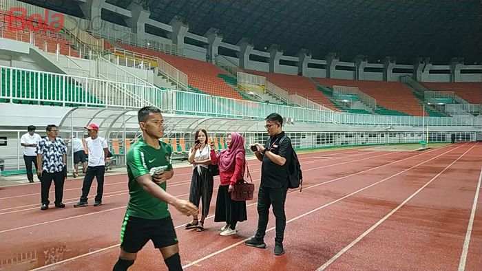 Manahati Lestusen pada pemusatan latihan timnas Indonesia di Stadion Pakansari, Kabupaten Bogor, Kamis (22/8/2019).