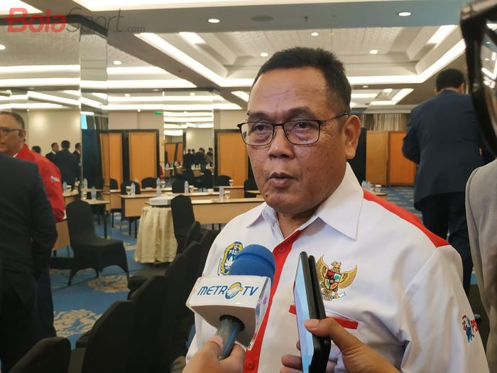 Direktur Utama PT Liga Indonesia Baru, Cucu Somantri seusai acara Workshop Liga 1 dan Liga 2 2020 di Hotel Century Atlet, Jakarta, Kamis (13/2/2020).