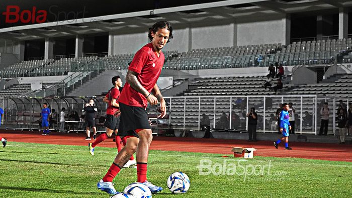 Irfan Bachdim saat  sedang latihan bersama Timnas Senior Indonesia di lapangan Madya, Jakarta (14/2/2020)