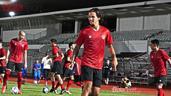 Irfan Bachdim saat latihan bersama Timnas Senior Indonesia di Lapangan Madya, Jakarta (14/02/2020)