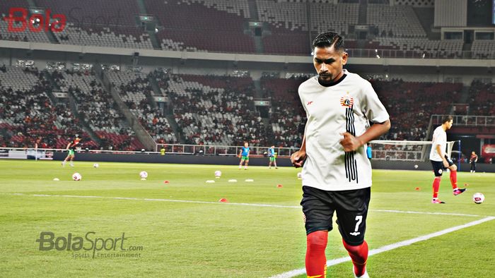 Gelandang Persija Jakarta,Ramdani Lestaluhu sedang latihan jelang laga Persija Jakarta vs Geylang Internasional di Stadion Utama Gelora Bung Karno, Jakarta (24/2/2020)