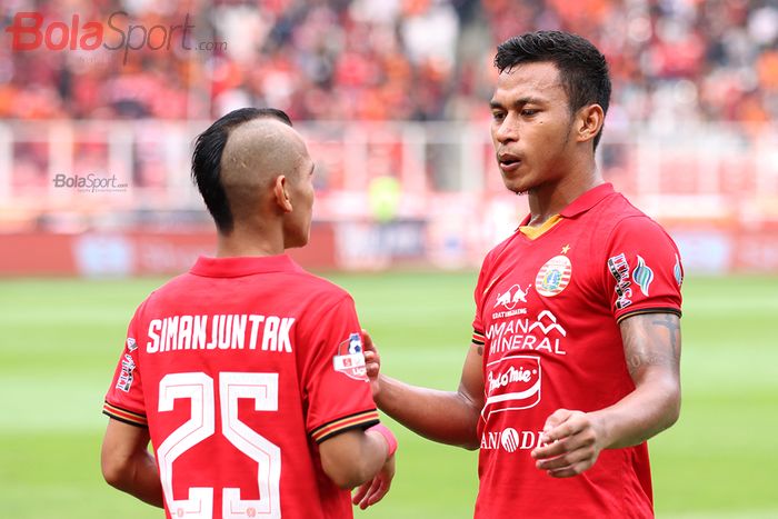 Riko Simanjuntak dan Osvaldo Haay saat laga melawan Borneo FC di Stadion Gelora Bung Karno, Jakarta (1/3/2020)