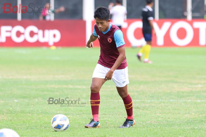 Pemain sayap PSM Makassar, Bayu Gatra, ketika sedang latihan jelang laga AFC yang mempertemukan timnya dengan Kaya Futbol Club&ndash;Iloilo di Stadion Madya, Senayan, Jakarta Selatan (10/3/2020)