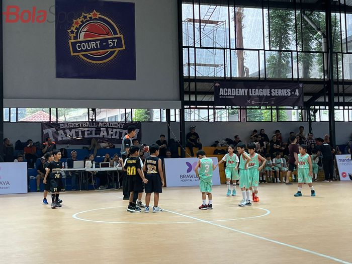 Basketball Academy League atau Liga Basket Akademi yang diselenggarakan di Court 57 Basketball Hall, Kemang, kawasan Jakarta Selatan, Sabtu (16/11/2024).