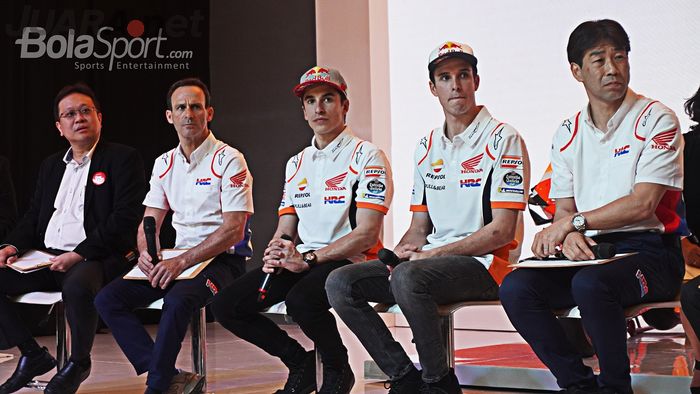 Pembalap Marc Marquez dan Alex Marquez pada acara peluncuran Produk Baru AHM Honda di Hotel Shangri-La, pada Selasa (4/2/2020).                           