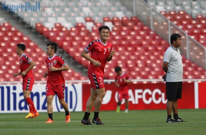 Para pemain Becamex Binh Duong berlatih di Stadion Utama Gelora Bung Karno, Senayan, Jakarta, Senin (25/2/2019), untuk persiapan melawan Persija Jakarta dalam penyisihan grup Piala AFC 2019. 