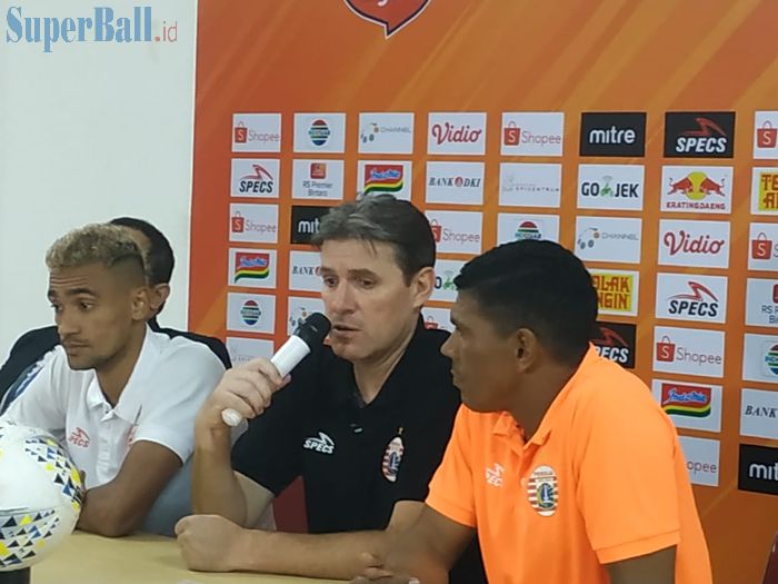 Pemain dan pelatih Persija Jakarta, Bruno Matos serta Julio Banuelos, Rabu (3/7/2019).