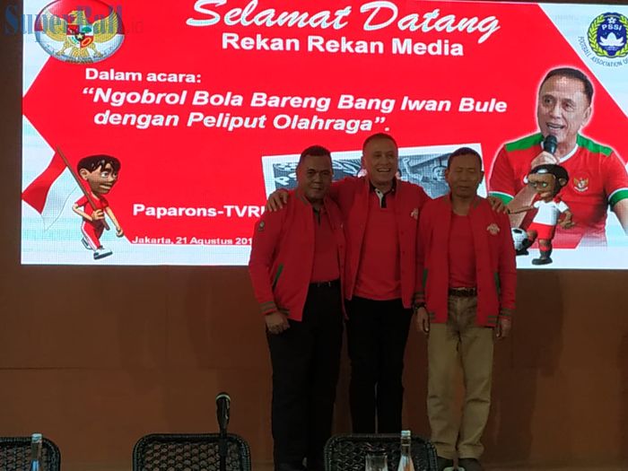 Deklarasi Calon Ketum dan Waketum PSSI, Mochamad Iriawan dan Cucu Sumantri di PSSI dalam diskusi bertajuk 'Ngobrol Bola Bareng Bang Iwan Bule' yang digelar di TVRI, Jakarta, Rabu (21/8/2019).