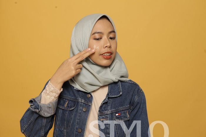 Santan kelapa bisa diracik menjadi facial scrub yang lembut untuk kulit wajah