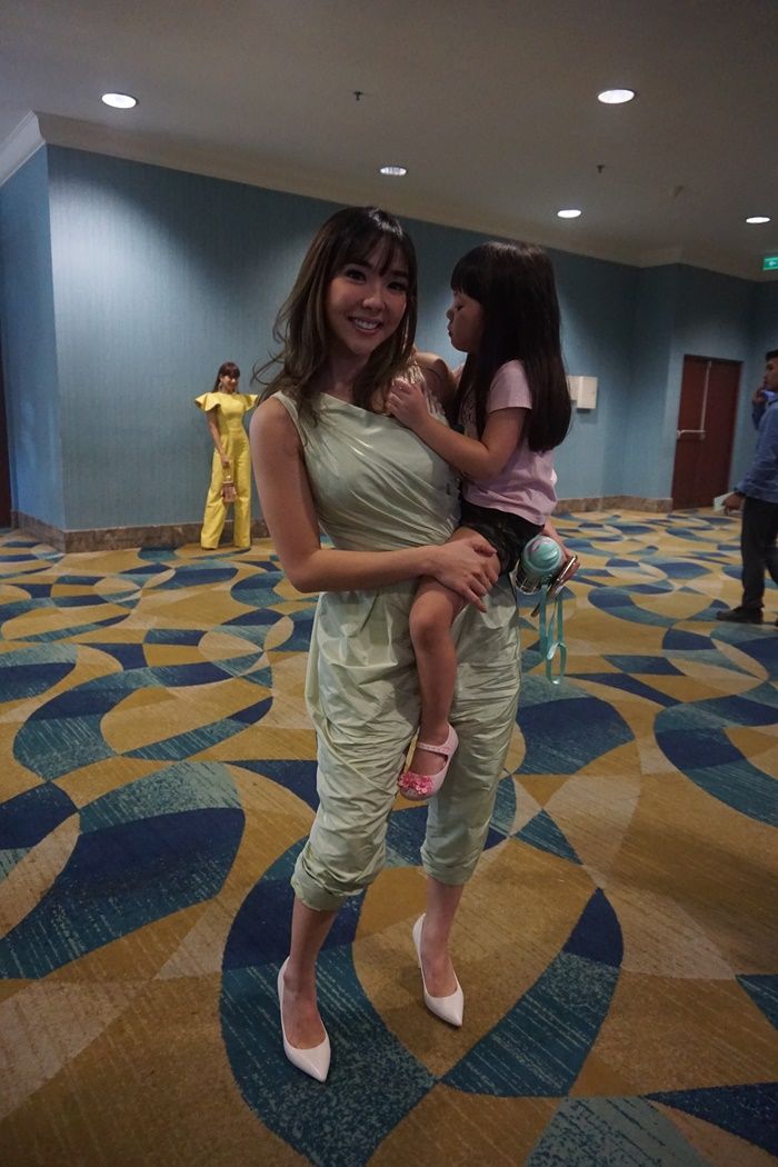 Tampilan Gisella Anastasia dan Gempi saat hadiri fashion show Ivan Gunawan di IPMI Trend Show 2020