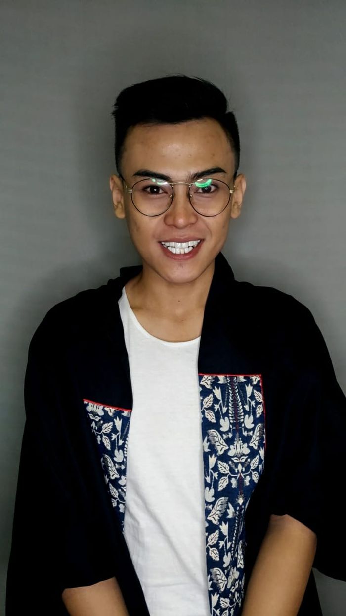 Tips Cantik Lebaran 2019 : Cara Mudah Gambar Alis Natural ...